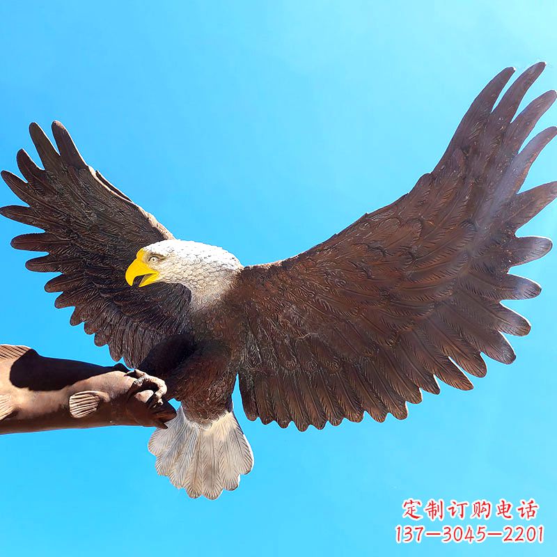 常州大型仿真老鹰玻璃钢雕塑