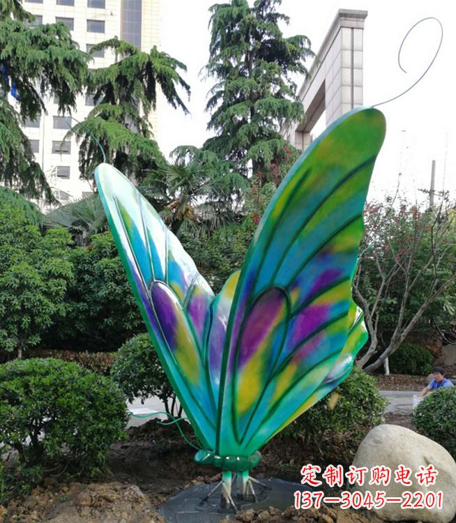 常州华丽璀璨的蝴蝶彩绘雕塑