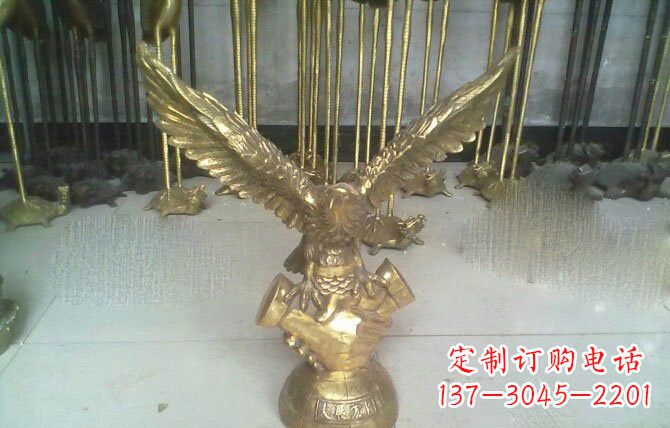 常州大展宏图老鹰铜雕展现雄鹰的威严和气势