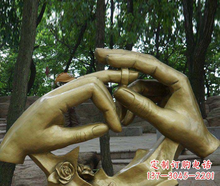 常州精美戒指铜雕塑