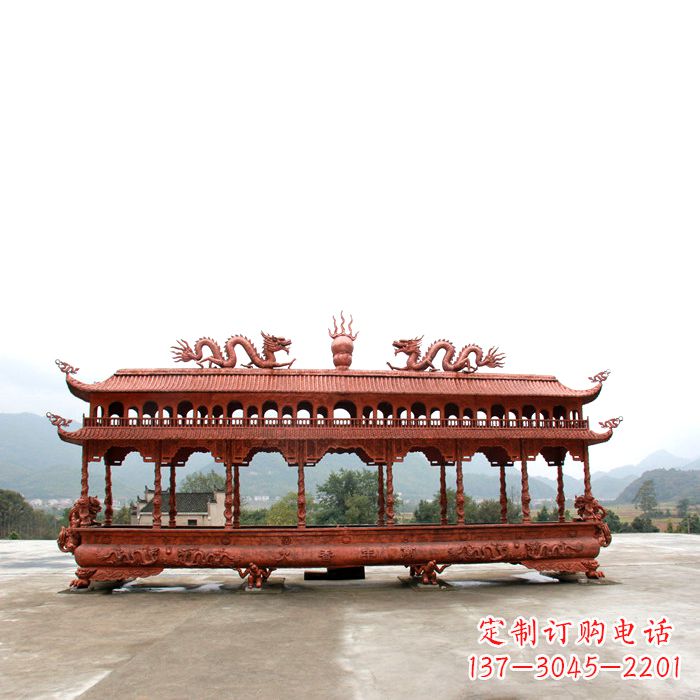 常州底部雕龙的铜香炉