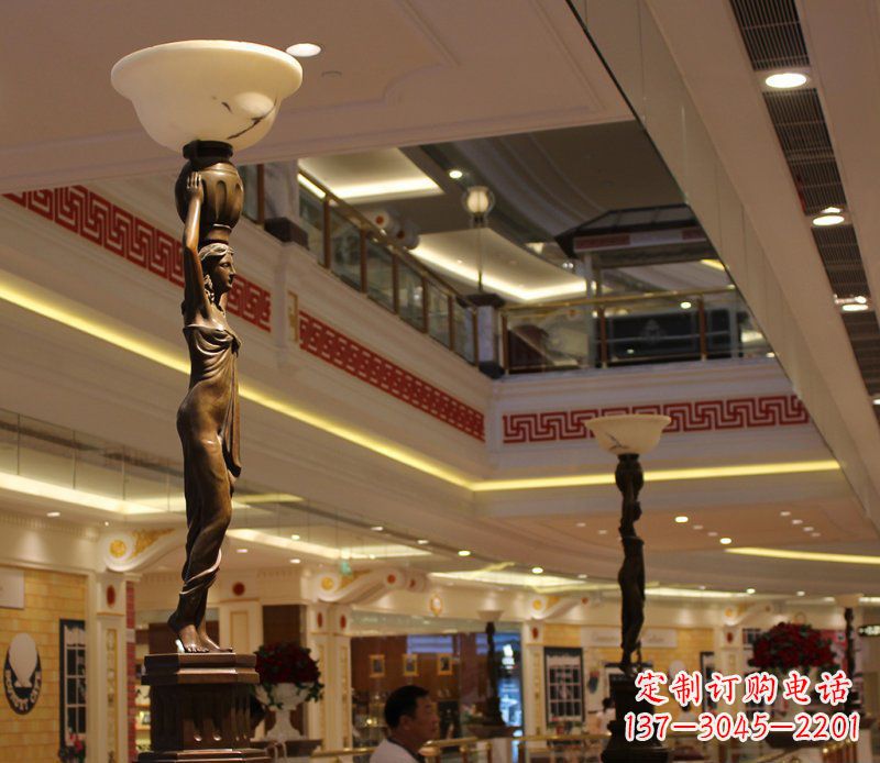 常州高端玻璃钢仿铜雕塑——女人雕塑