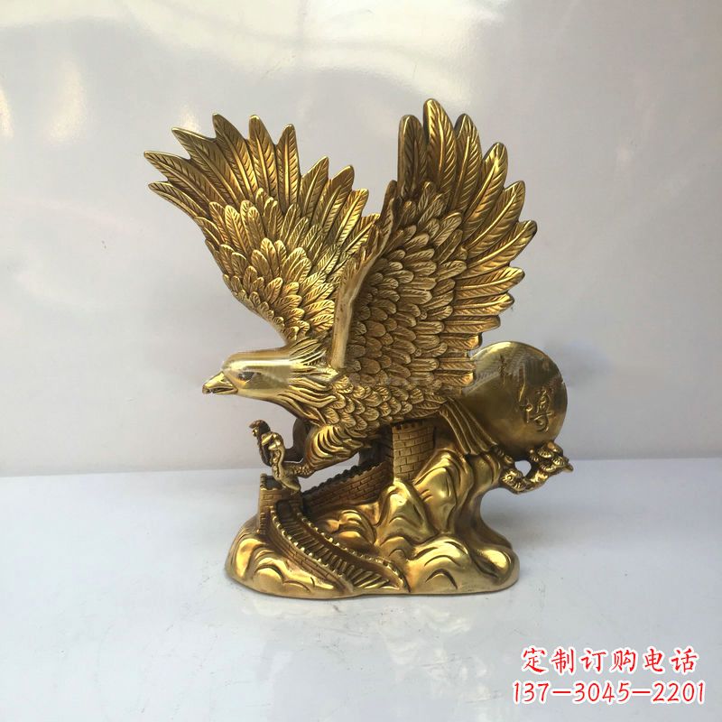 常州高雅迷人的镀金铜老鹰雕塑