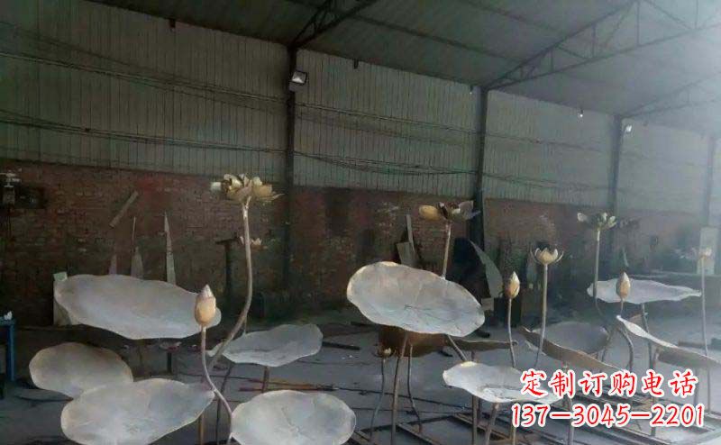 常州锻铜荷叶荷花广场景观雕塑