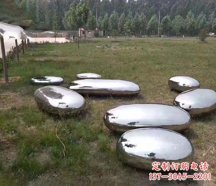 常州鹅卵石抽象镜面不锈钢雕塑