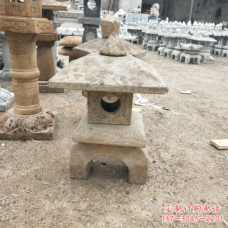 常州精美仿古石雕灯笼雕塑