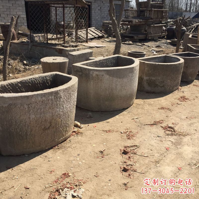 常州中领雕塑——仿古做旧弧形石槽雕塑