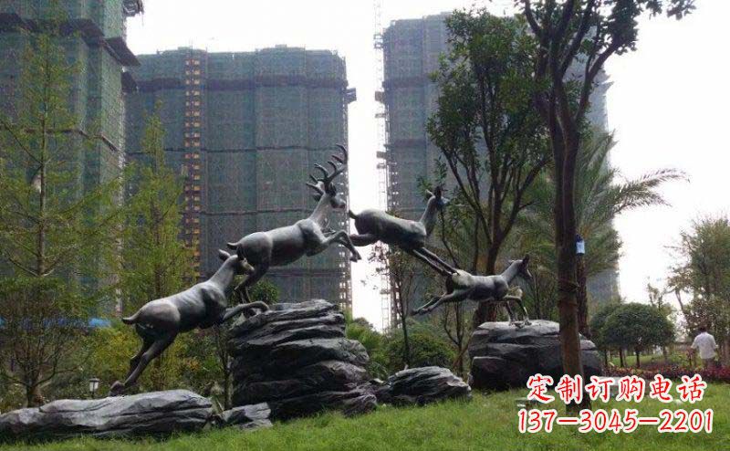 常州飞奔小鹿小区精美动物铜雕