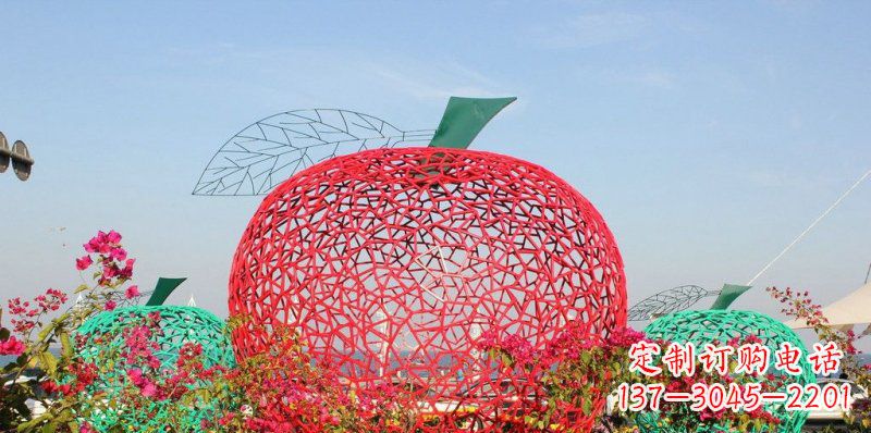 常州高品质镂空不锈钢苹果雕塑