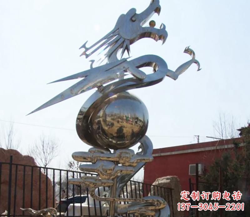 常州传统与现代完美结合的青铜龙雕塑