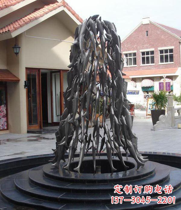 常州跃动的生命——景区向上游的鱼群喷泉雕塑