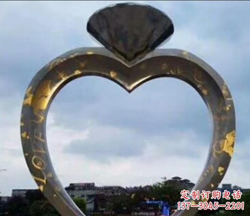 常州不锈钢大型钻石戒指景观雕塑