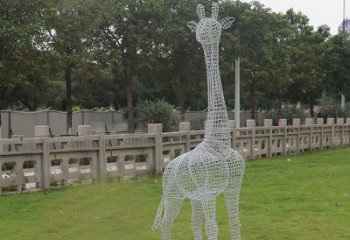 常州浪漫活力·不锈钢镂空长颈鹿雕塑