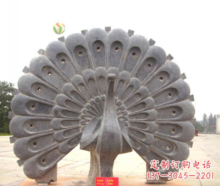 常州公园动物孔雀开屏石雕