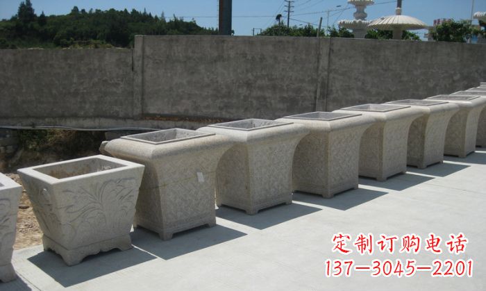 常州大理石花盆石雕 – 在公园展现精美自然风貌