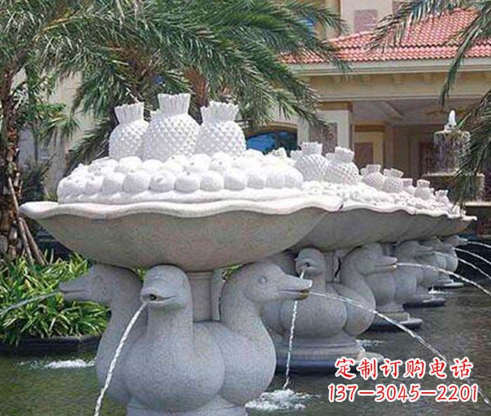 常州高雅精致的天鹅石雕