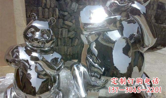常州真实不锈钢熊猫大型雕塑