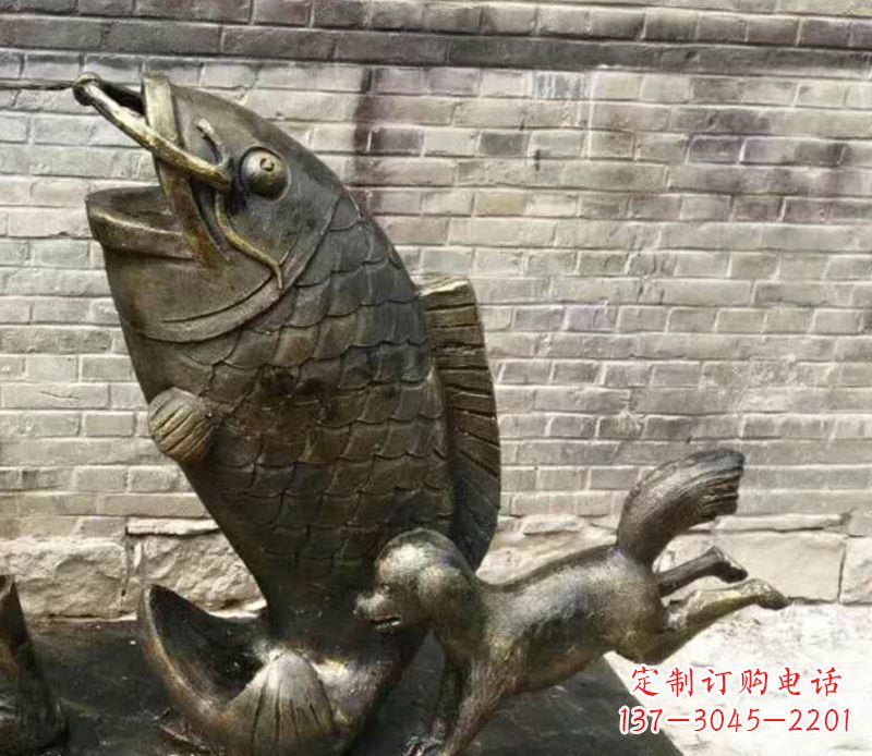 常州公园鲤鱼和小狗铜雕