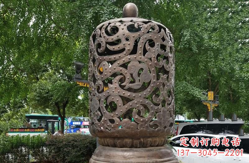 常州浪漫精致镂空灯笼铜雕