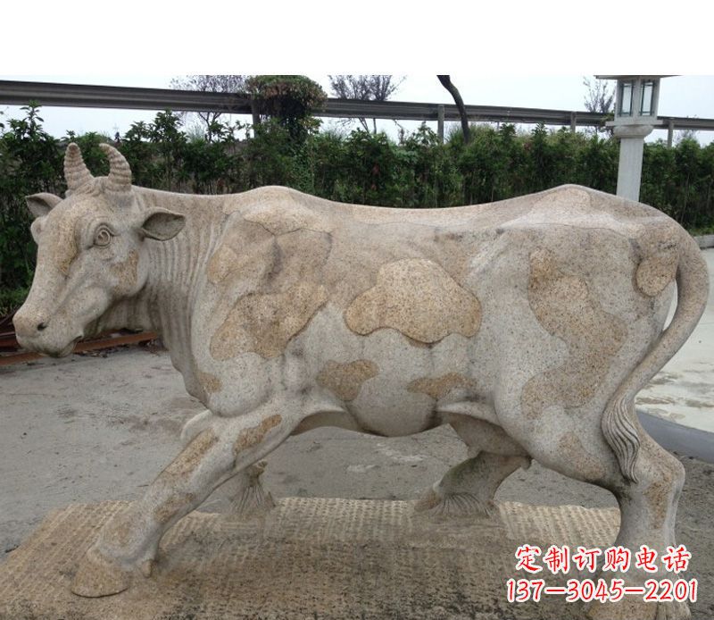 常州中领雕塑精美绝伦的奶牛石雕