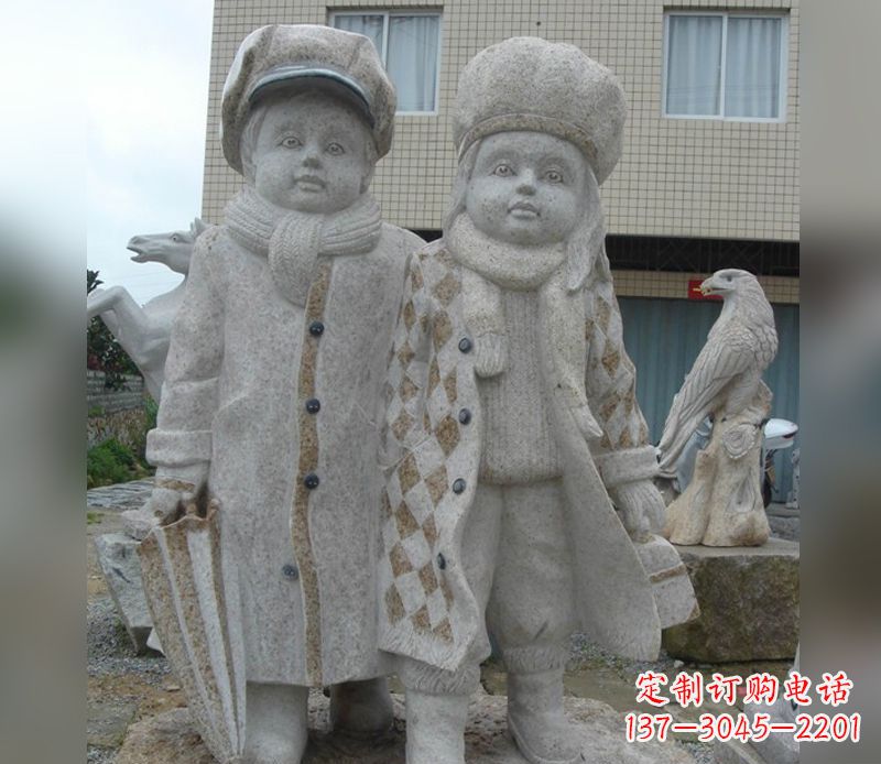 常州公园情侣人物石雕