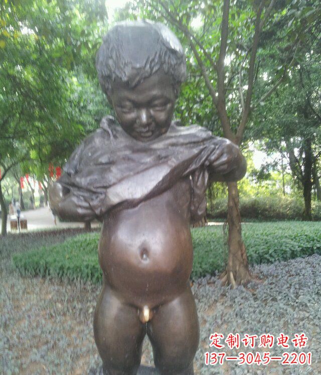常州萌动活泼的男孩铜雕塑