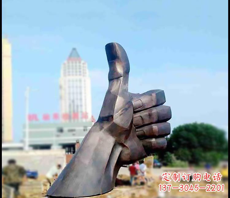 常州公园竖大拇指铜雕