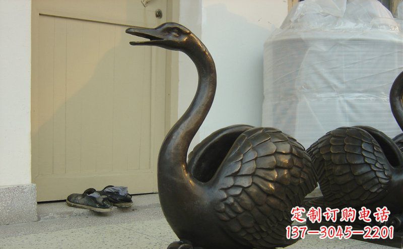 常州绝美铜板雕刻天鹅雕塑