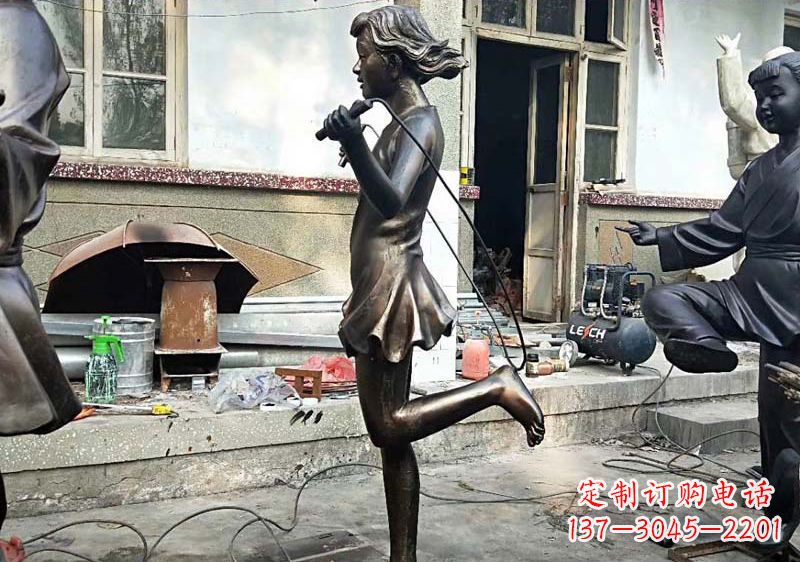 常州精美女孩铜雕