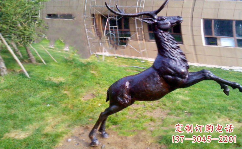 常州跳跃的鹿动物铜雕