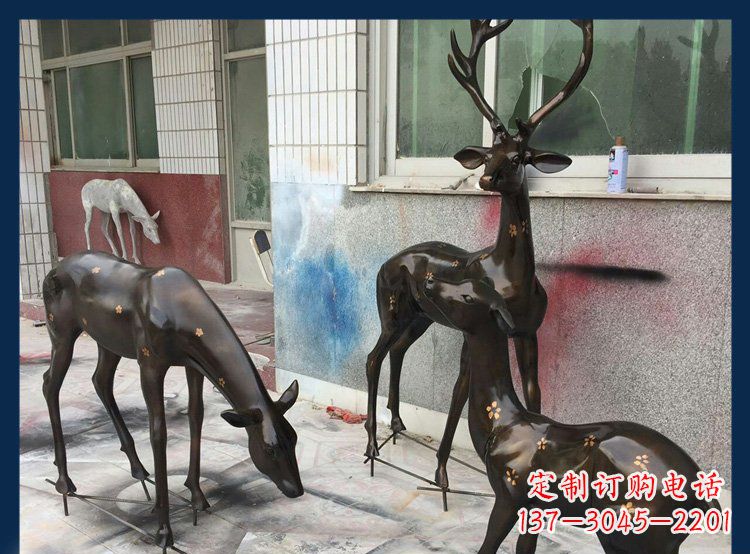 常州高贵优雅的梅花鹿铜雕塑