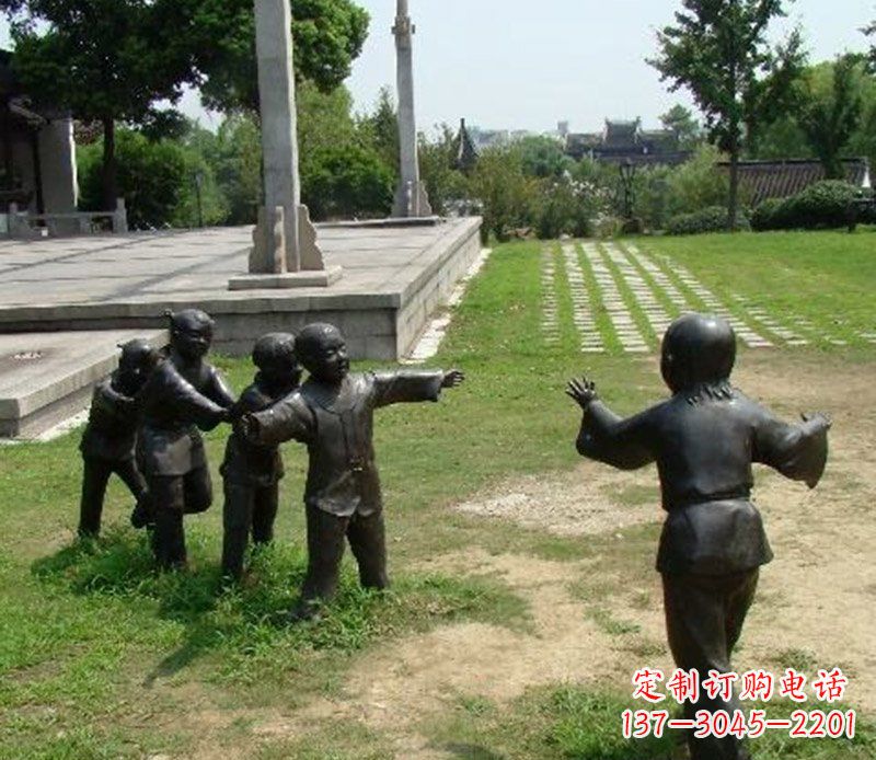 常州老鹰雕塑,巧妙玩耍、永记美好
