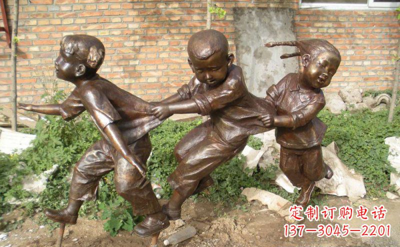 常州铜雕老鹰—勇捕小鸡的动态展示