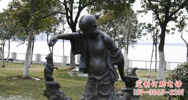 常州铜质高端松鼠雕塑