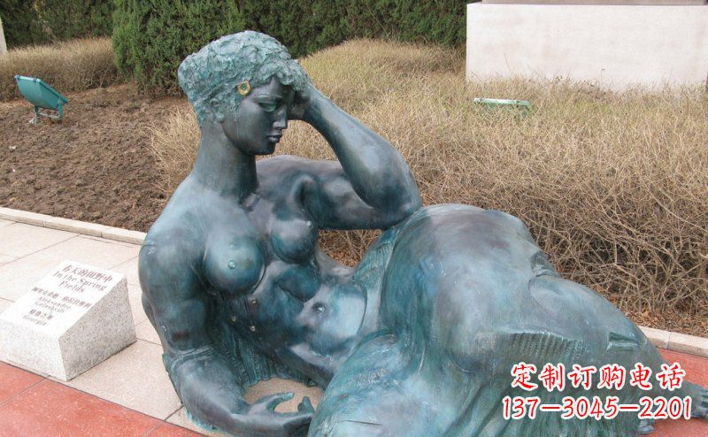 常州铜质女性人物雕塑