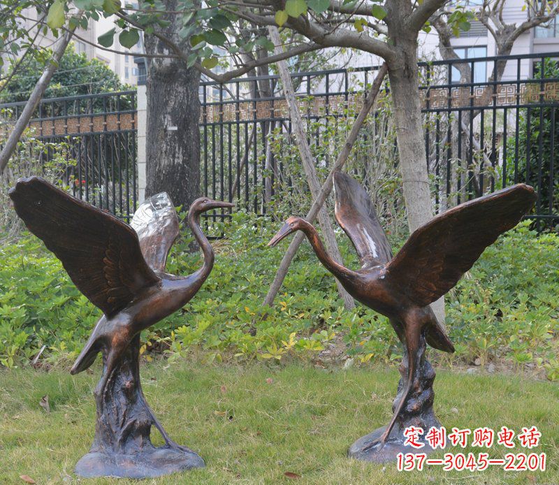 常州高雅实木雕刻精美仙鹤景观玻璃钢仿铜摆件