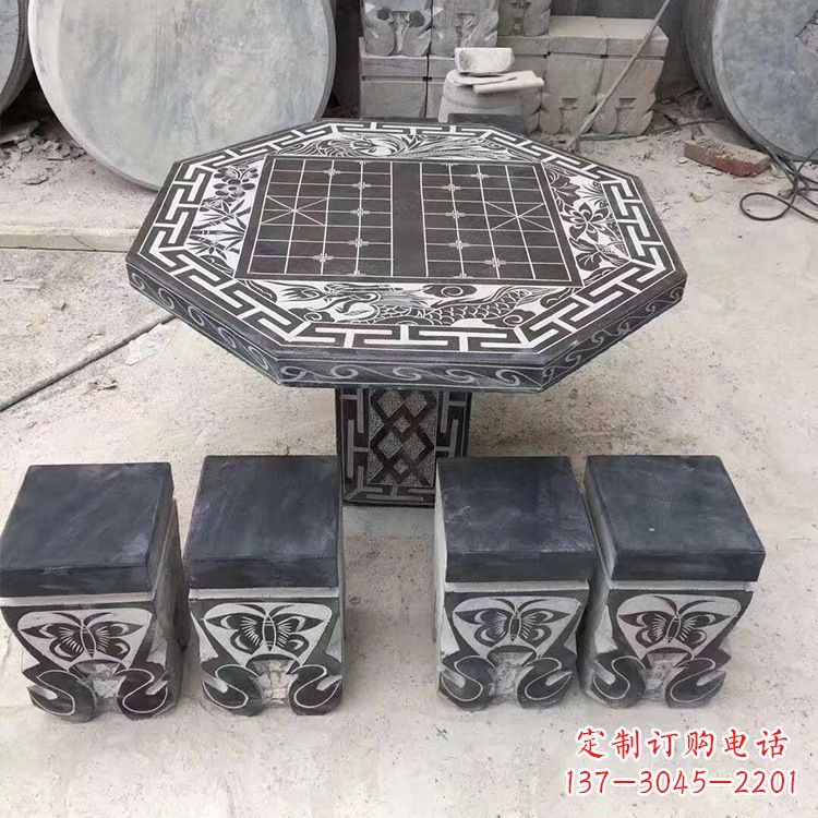 常州中领雕塑精美的石桌凳雕塑