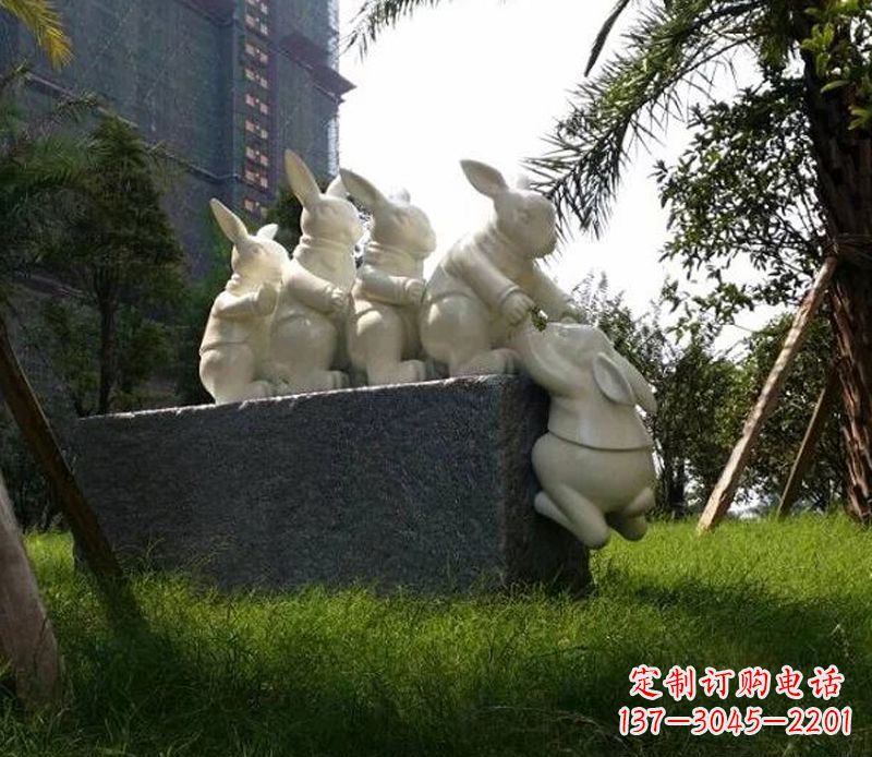 常州中领雕塑精美兔子石雕