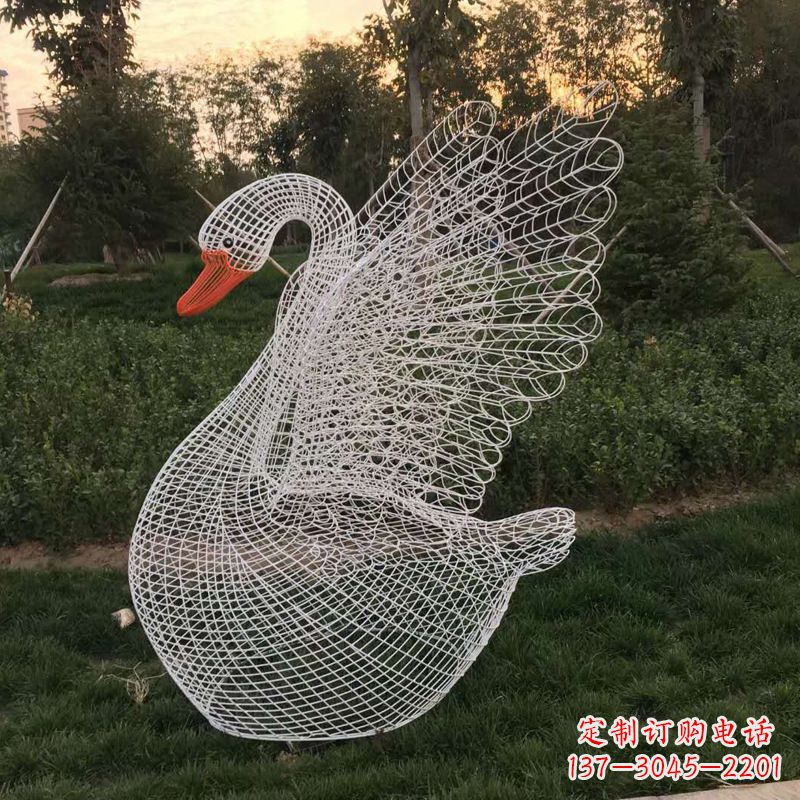 常州秀美天鹅铁艺雕塑,点缀公园绿地