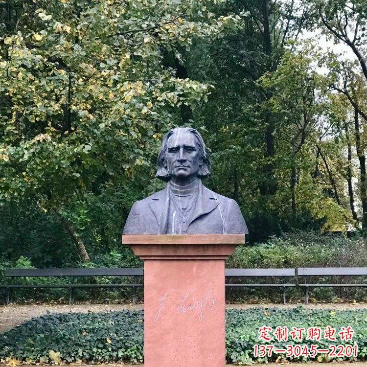 常州钢琴音乐家肖邦的经典雕塑