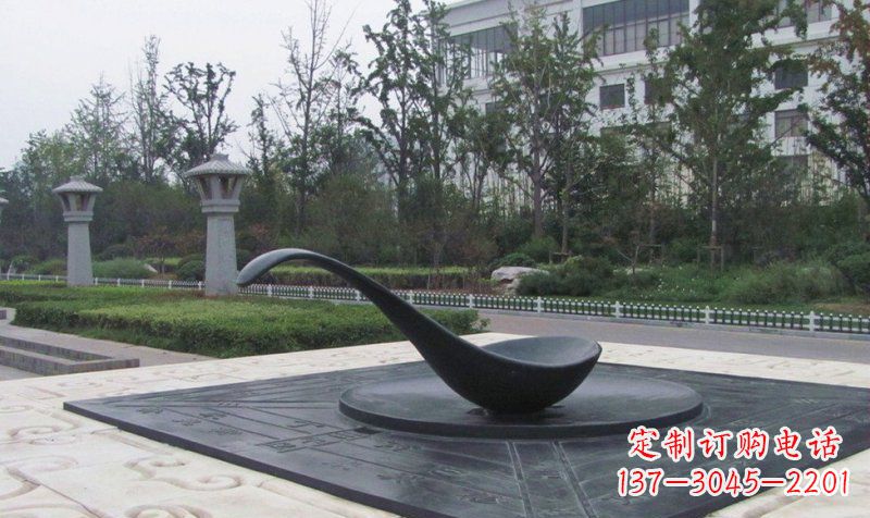 常州中领雕塑指南针铜雕——定制你的独特景观