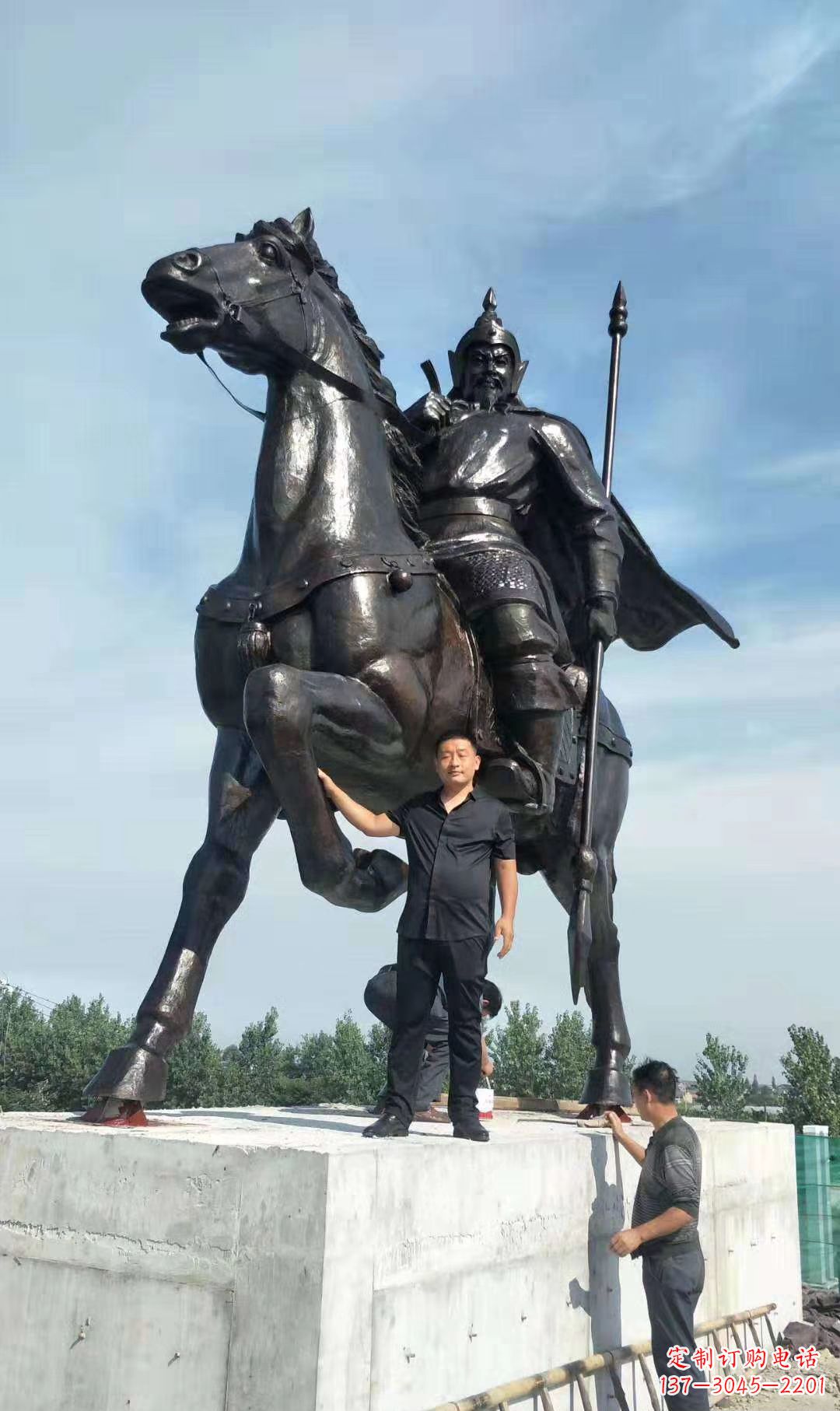 常州以古代骑马将军为灵感的铜雕