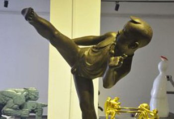 常州领雕塑男孩练功夫铜雕