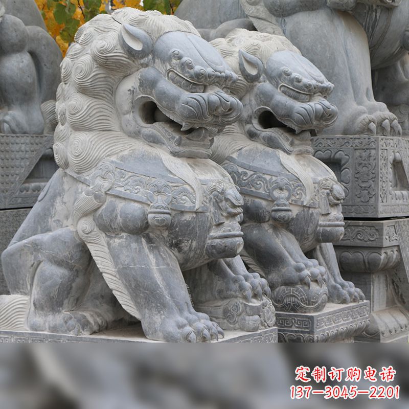 常州中领雕塑:仿故宫青石狮子雕塑