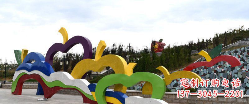 常州广场艺术:不锈钢抽象彩色苹果雕塑