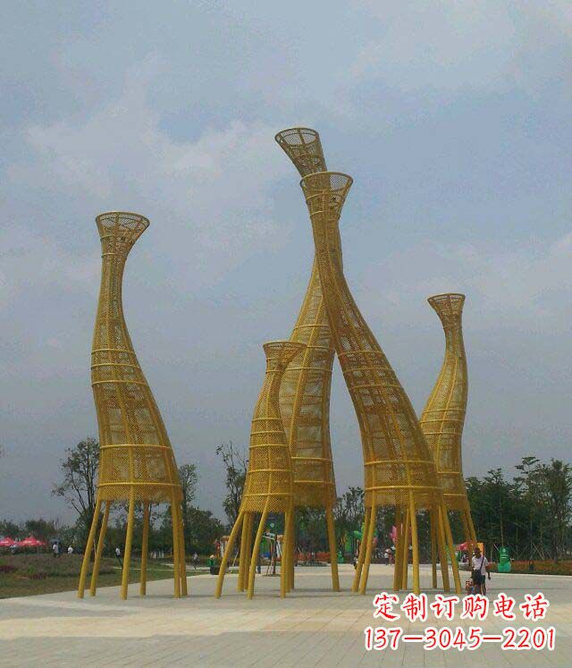 常州优雅与浪漫的相遇——不锈钢长颈鹿雕塑