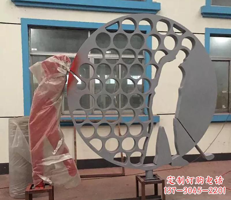 常州广场不锈钢打高尔夫球雕塑