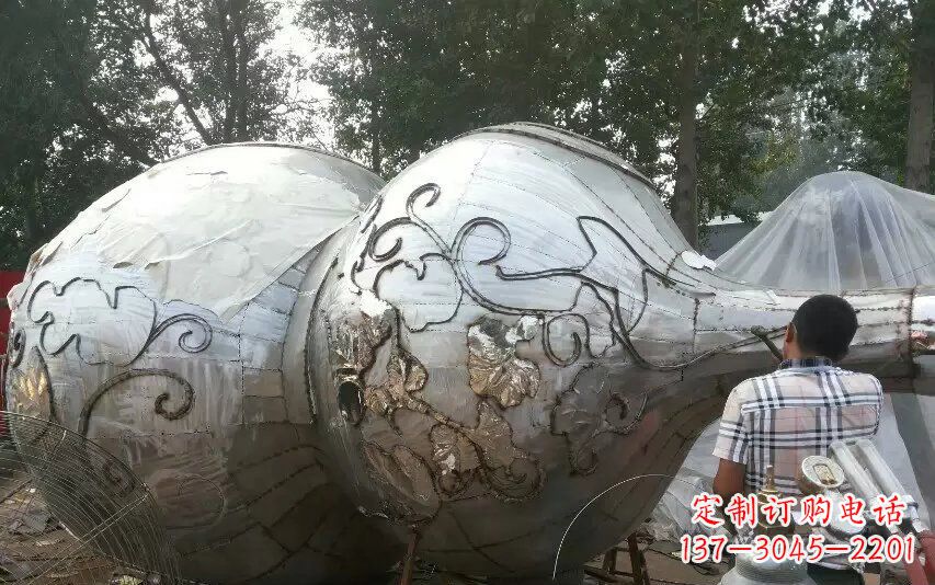 常州分外精美的不锈钢葫芦雕塑