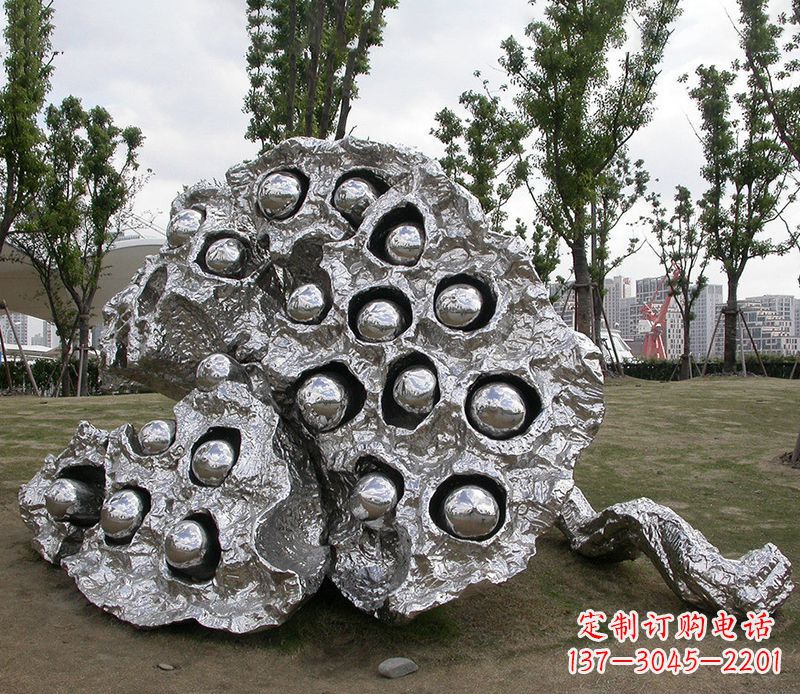 常州中领雕塑出品:高端不锈钢莲蓬雕塑