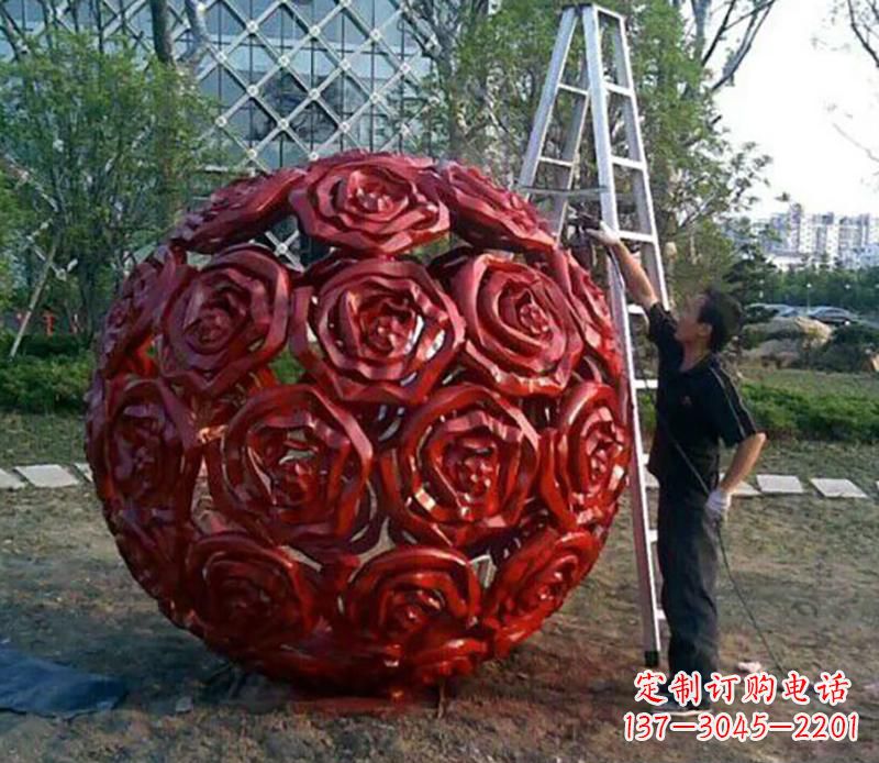 常州不锈钢玫瑰花镂空雕塑